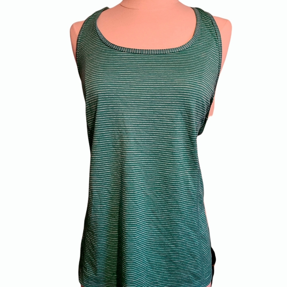Womens Danskin fitted tank